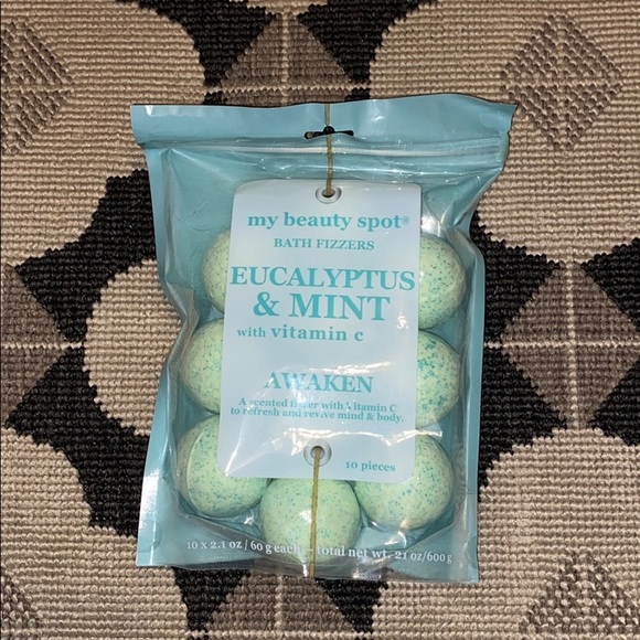 Awaken Bath bombs